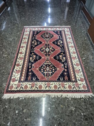 Alfombra Oriental Lana Rosa y Negra