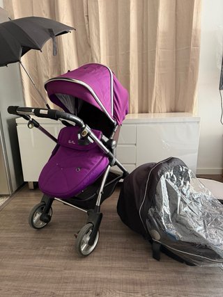 Carrito de bebé con silla, capazo y maxicosi