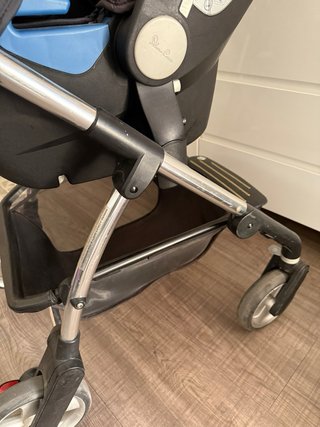 Carrito de bebé con silla, capazo y maxicosi