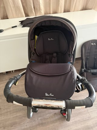 Carrito de bebé con silla, capazo y maxicosi