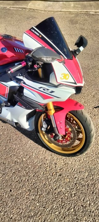 Yamaha R1