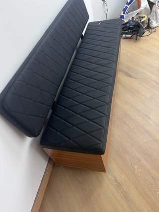 Sofá 2 plazas tapizado piel y madera