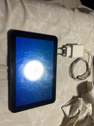 Tablet Negra con Pantalla Multicolor
