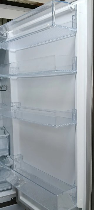 NEVERA COMBI HISENSE NO FROST ENERGÍA A+++