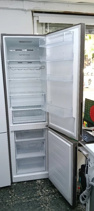 NEVERA COMBI HISENSE NO FROST ENERGÍA A+++