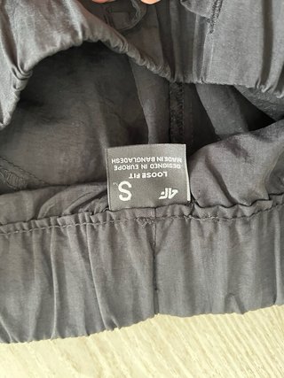 Pantalón cargo negro  Marca 4F