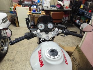 Daelim Roadwin 125 FI Blanca y Negra