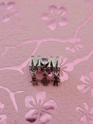 Charm Mamá con Corazón y Figuras Niños