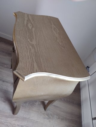MESITA DE DORMITORIO
