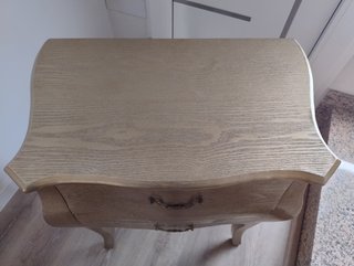 MESITA DE DORMITORIO