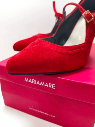 Zapatos tacón rojos María Mare Talla 40
