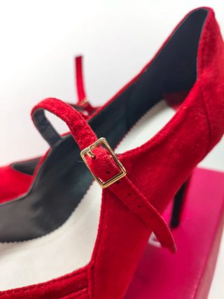 Zapatos tacón rojos María Mare Talla 40