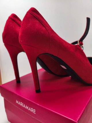 Zapatos tacón rojos María Mare Talla 40