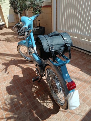 Vespino Mortadelo Azul