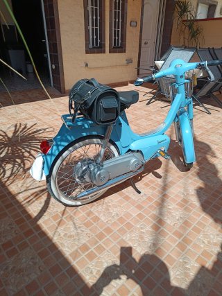 Vespino Mortadelo Azul