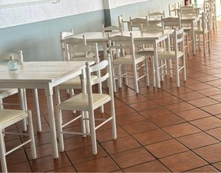 Conjunto mesas y sillas madera