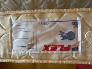 2 Colchones Flex y Pikolin de Muelles Como Nuevos