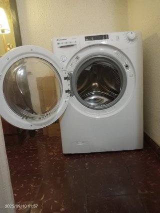 Lavadora secadora casi nueva