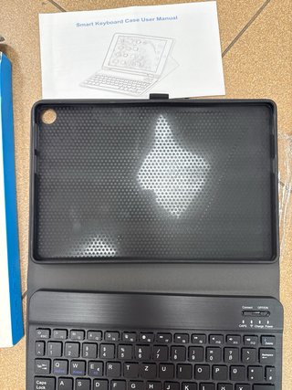 Funda Lenovo M10  magnética con teclado Bluetooth