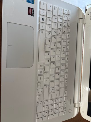 Portátil Toshiba con SSD Kingston V300 256 GB