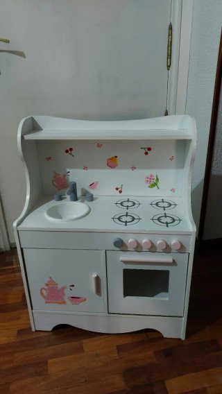 Cocina de juguete de madera
