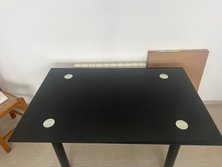 Mesa de comedor negra cristal y metal