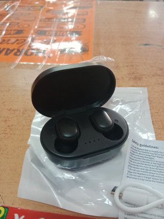 AURICULARES BLUETOOTH TWS A6S SIN USAR