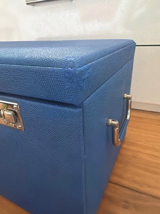 Joyero azul con cerradura de combinación