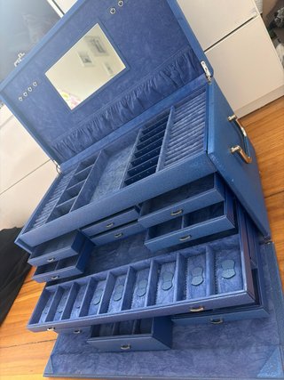 Joyero azul con cerradura de combinación