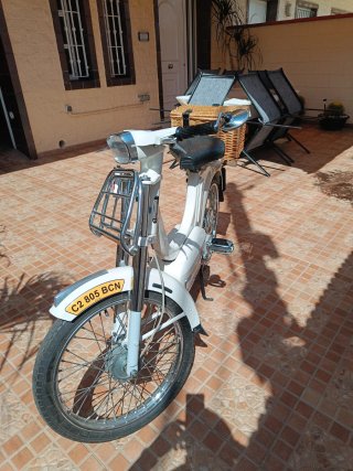 Vespino LX Blanca con Cesta