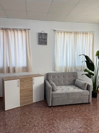 Sofá Cama Gris + Aparador Cambria