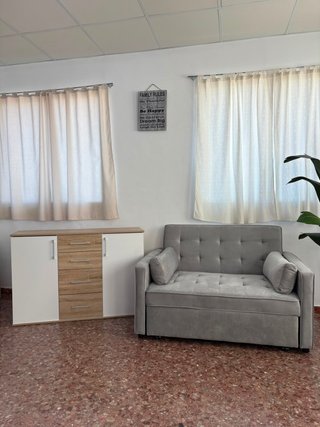 Sofá Cama Gris + Aparador Cambria