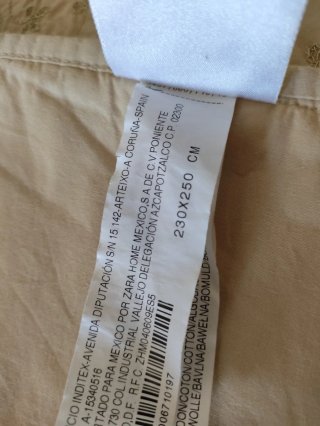 Colcha Zara Home bordada beige y oro