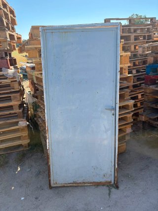 Puerta de hierro