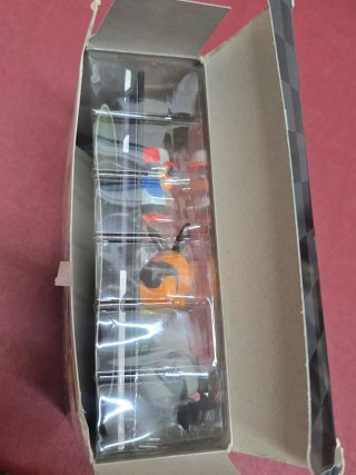 Caja Pokemon 7 Figuras + Diorama