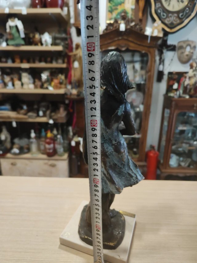 Escultura de Bronce Lluis Jordà - Figura Mujer