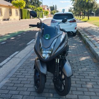 Yamaha Scooter Negro/Gris Automático.