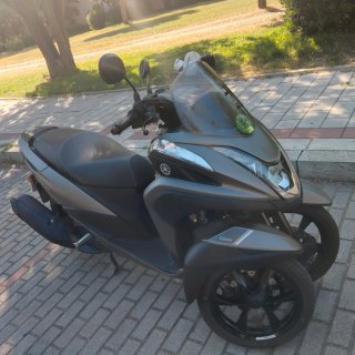 Yamaha Scooter Negro/Gris Automático.