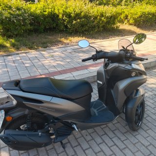 Yamaha Scooter Negro/Gris Automático.