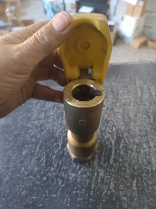 Hidrante 1 Latón con tapa amarilla
