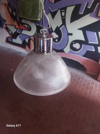 Lampada a sospensione in vetro e metallo