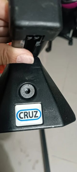 Barras Portaequipaje de acero. Peso Max.75 Kg.