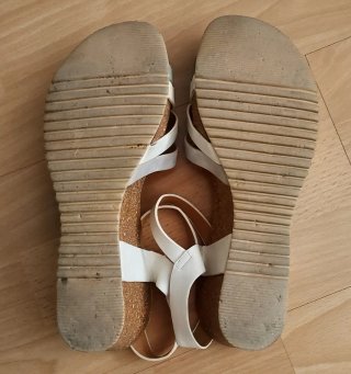 Sandalias cuña Simius blancas,gris y verde azulado
