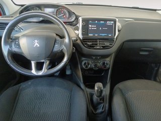 Peugeot 208 Signature