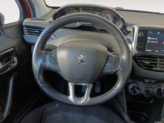 Peugeot 208 Signature