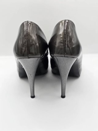 Zapatos tacón Gloria Ortiz de piel grises. T 36