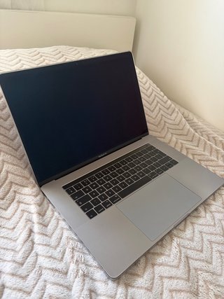 MacBook Pro 15.4 Plata