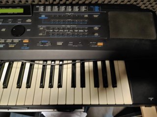 Teclado Roland E70