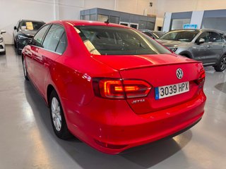 VOLKSWAGEN Jetta 1.4 TSI DSG Hybrid