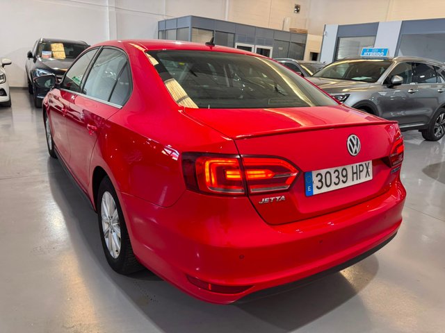 VOLKSWAGEN Jetta 1.4 TSI DSG Hybrid